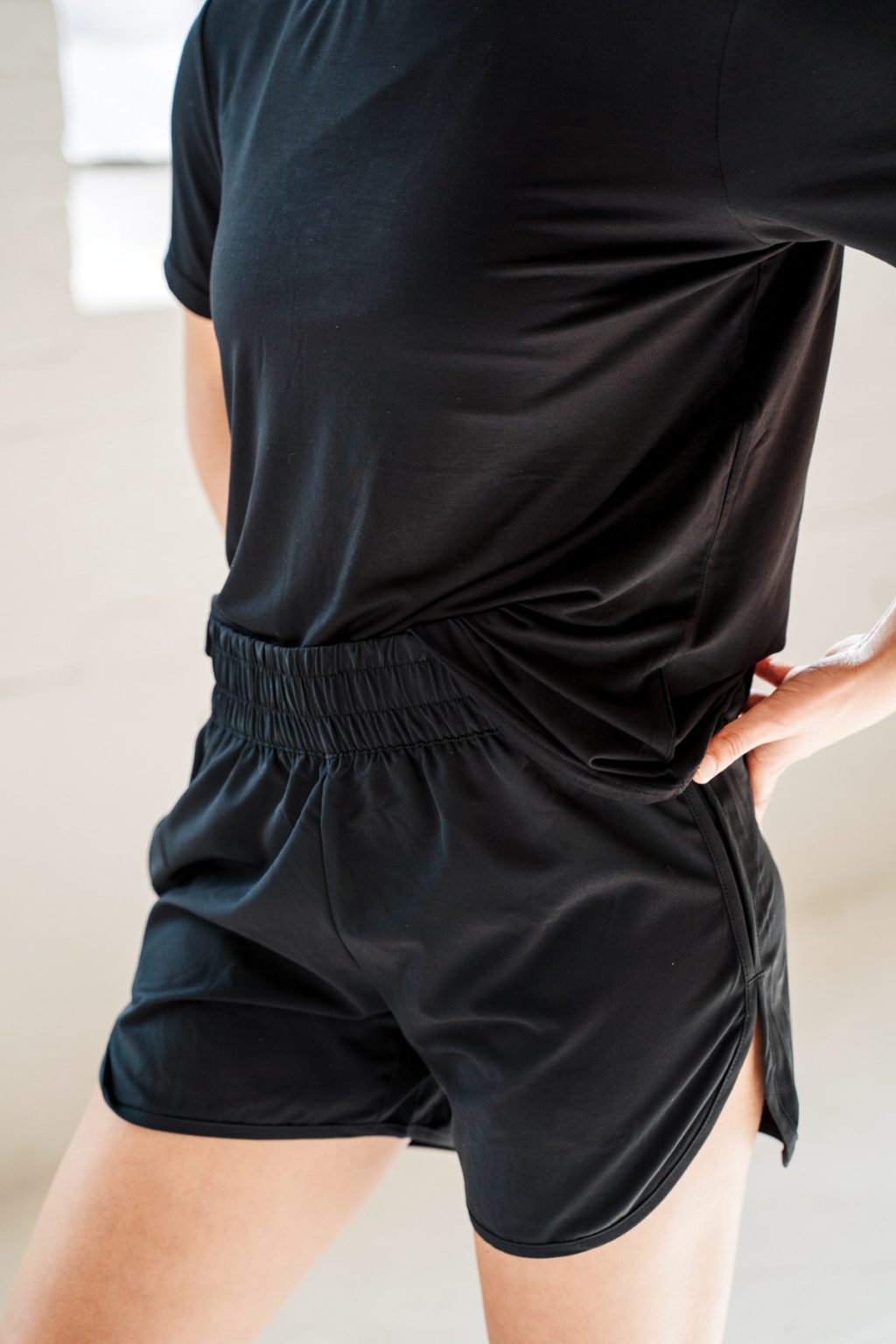 Athlecia Creme Shorts, Black - Bild 4